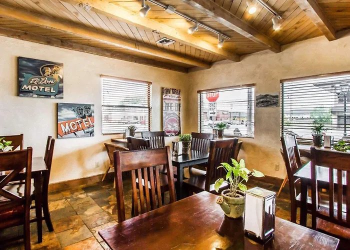Rodeway & Downtowner-rte 66 Hotel 4*