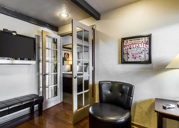 Rodeway & Downtowner-rte 66 Hotel