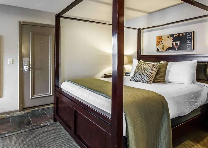 Rodeway & Downtowner-rte 66 Hotel 4*