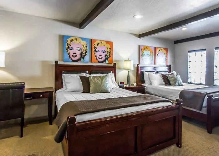 Rodeway & Downtowner-rte 66 Hotel 4*